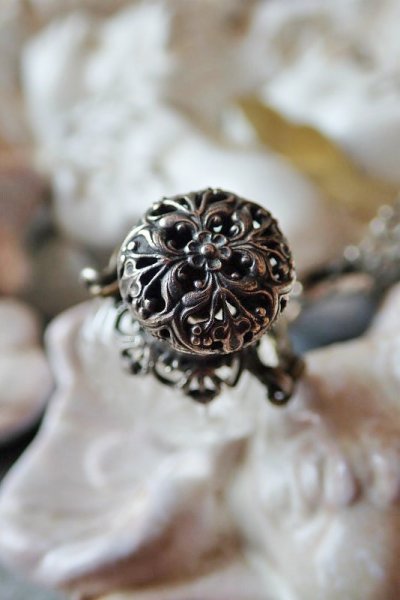 画像4: 【1900年代初頭】【シャトレーン付き透かし装飾の香水瓶】フランス・アンティーク＆ヴィンテージ品 (4)