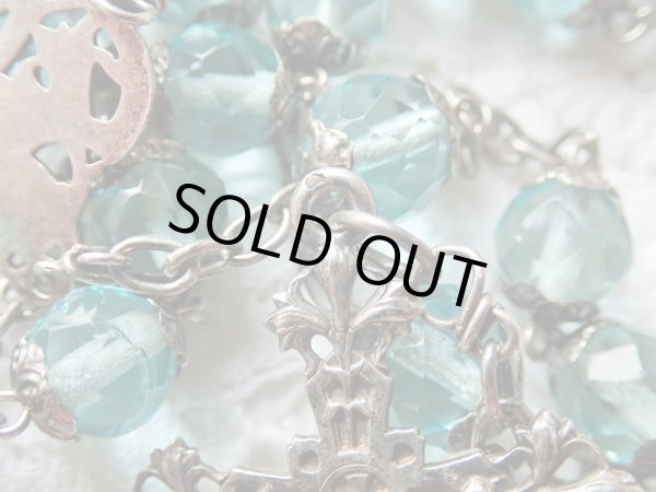 画像9: 【総花座大粒アクアマリン色カットガラス珠ロザリオ】【総シルバーパーツ】【百合の意匠】フランス・アンティーク＆ヴィンテージロザリオ (9)