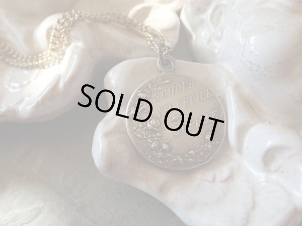 画像9: 【カルロ・ドルチ】【音楽の守護聖人セシリアメダイ】【KISSING作】フランスアンティーク＆ヴィンテージ聖品 (9)