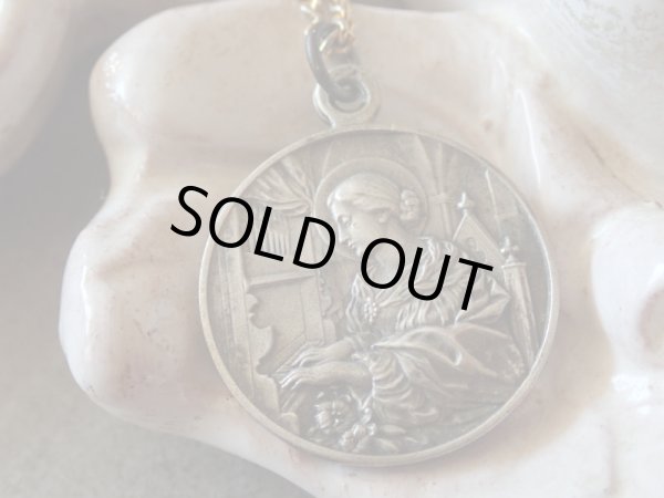 画像6: 【カルロ・ドルチ】【音楽の守護聖人セシリアメダイ】【KISSING作】フランスアンティーク＆ヴィンテージ聖品 (6)