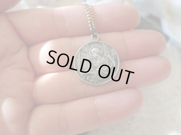 画像11: 【カルロ・ドルチ】【音楽の守護聖人セシリアメダイ】【KISSING作】フランスアンティーク＆ヴィンテージ聖品 (11)