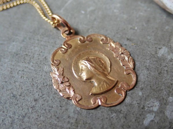 画像10: 【K18イエローゴールドメダイ】【アールヌーヴォー花縁と聖母】【1922年】【1.7g】フランス・アンティーク＆ヴィンテージメダイ (10)
