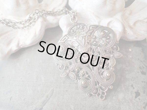 画像2: 【アンヌ・ド・ブルターニュ紋章エルミーヌ】【透かし細工大型ペンダント】フランス・アンティーク&ヴィンテージ品 (2)