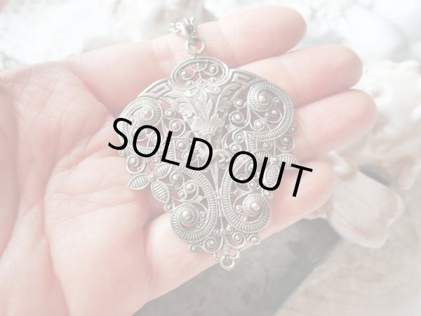 画像10: 【アンヌ・ド・ブルターニュ紋章エルミーヌ】【透かし細工大型ペンダント】フランス・アンティーク&ヴィンテージ品 (10)