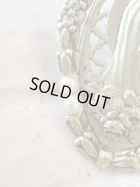 画像12: 【K18イエローゴールドメダイ】【ガーランド花綱模様シードパールと薔薇窓風透かしデザイン】【1929年】【3.2g】フランス・アンティーク＆ヴィンテージメダイ (12)