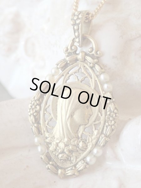 画像6: 【K18イエローゴールドメダイ】【ガーランド花綱模様シードパールと薔薇窓風透かしデザイン】【1929年】【3.2g】フランス・アンティーク＆ヴィンテージメダイ (6)