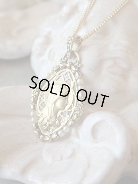 画像9: 【K18イエローゴールドメダイ】【ガーランド花綱模様シードパールと薔薇窓風透かしデザイン】【1929年】【3.2g】フランス・アンティーク＆ヴィンテージメダイ (9)