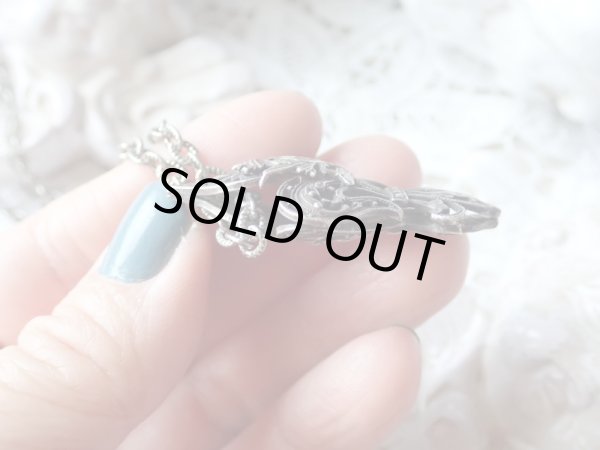 画像10: 【クロード・ド・フランス紋章矢の刺さった白鳥】【フランス王フランソワ1世妃】【百合紋透かし細工ペンダントトップ（加工み）】フランス・アンティーク品 (10)