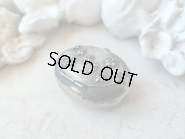 画像3: 【ノートルダムNDモノグラムとフルールドリスのプードリエール】【パウダーケース】フランス・アンティーク＆ヴィンテージ品 (3)