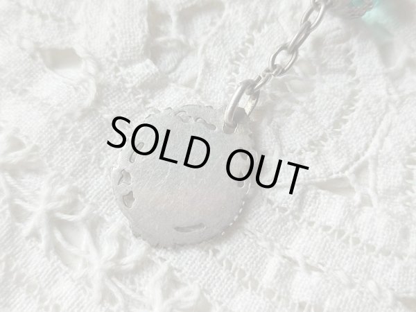 画像9: 【大粒アクアマリン色カットガラス珠の1連ロザリオブレスレット】【1900年代初頭】【総シルバーパーツ＆総花座付珠】フランス・アンティーク＆ヴィンテージロザリオ (9)