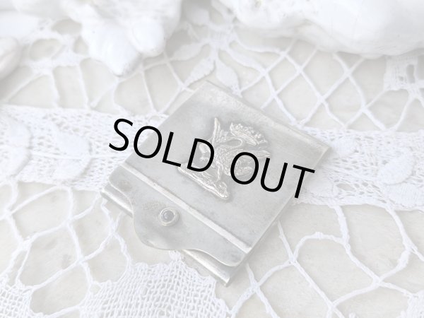 画像1: 【クロード・ド・フランス紋章矢の刺さった白鳥】【20世紀初頭マッチケース】フランス・アンティーク品 (1)