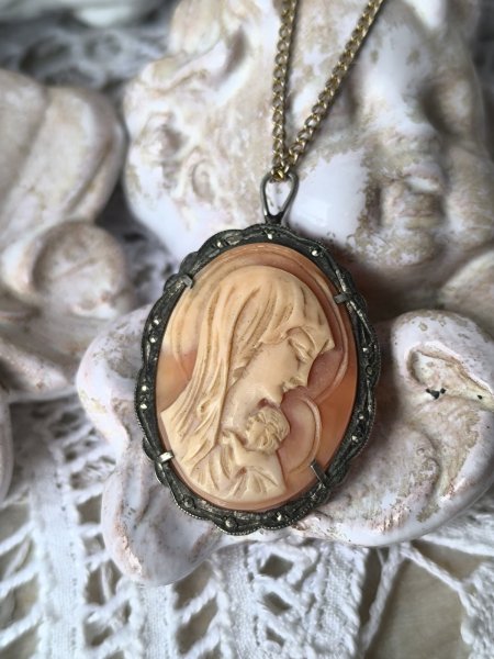 画像1: 【聖母子のシェルカメオペンダントブローチ】【マルカジットシルバージュエリー】イタリア・アンティーク・ヴィンテージ品 (1)