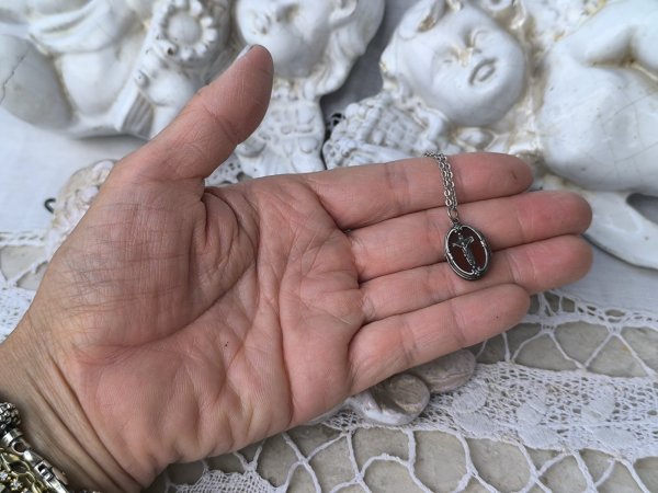 画像21: 【カーネリアン嵌め込みシルバー製ミニルリケール風ロケット】【キリスト磔刑十字架と勝利の聖母】フランス・アンティーク＆ヴィンテージ聖品 (21)