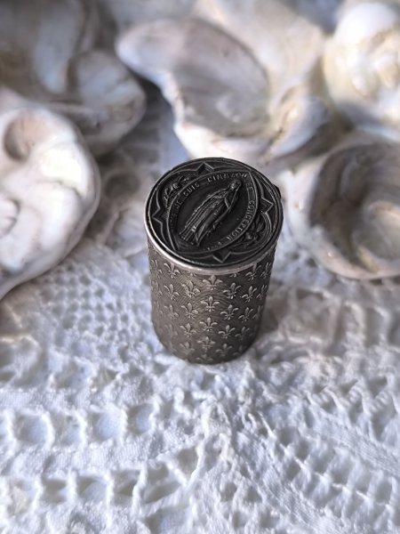 画像7: 【リュドビク・ペナン】【無原罪のお宿りフルールドリス文様ケース】フランス・アンティーク＆ヴィンテージ聖品 (7)