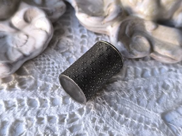 画像10: 【リュドビク・ペナン】【無原罪のお宿りフルールドリス文様ケース】フランス・アンティーク＆ヴィンテージ聖品 (10)