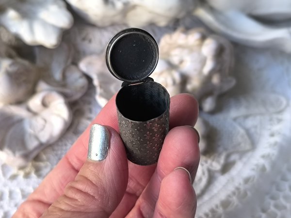 画像13: 【リュドビク・ペナン】【無原罪のお宿りフルールドリス文様ケース】フランス・アンティーク＆ヴィンテージ聖品 (13)