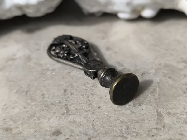 画像10: 【聖ジャンヌダルク紋章のシーリングスタンプ】【両面透かし細工】フランス・アンティーク＆ヴィンテージ品 (10)