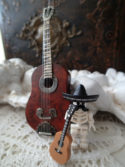 シルバー925と木製ミニチュア楽器】【クラシックギター】イタリア ...